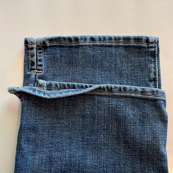 Levi’s Classic Capri Mid Rise Size 8 - Picture 15 of 16
